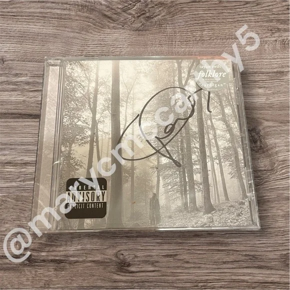 SIGNED Taylor Swift Folklore CD | New & Sealed - Picture 2 of 6